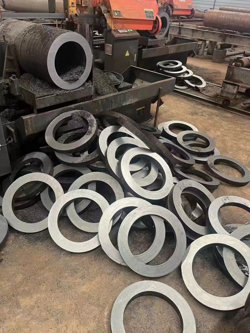 兴和兴和兴和20G无缝钢管切割